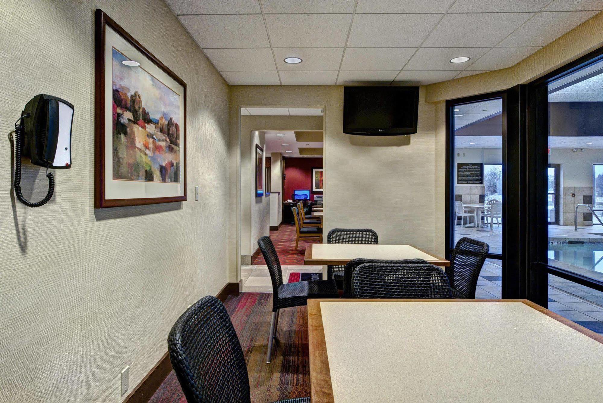 Hampton Inn West Des Moines Lake Drive Екстер'єр фото